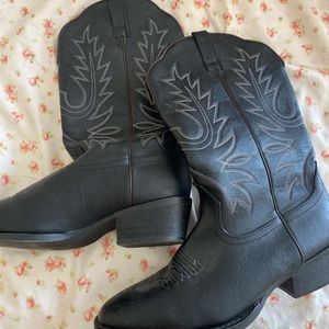 Vegan black vintage cowboy boots